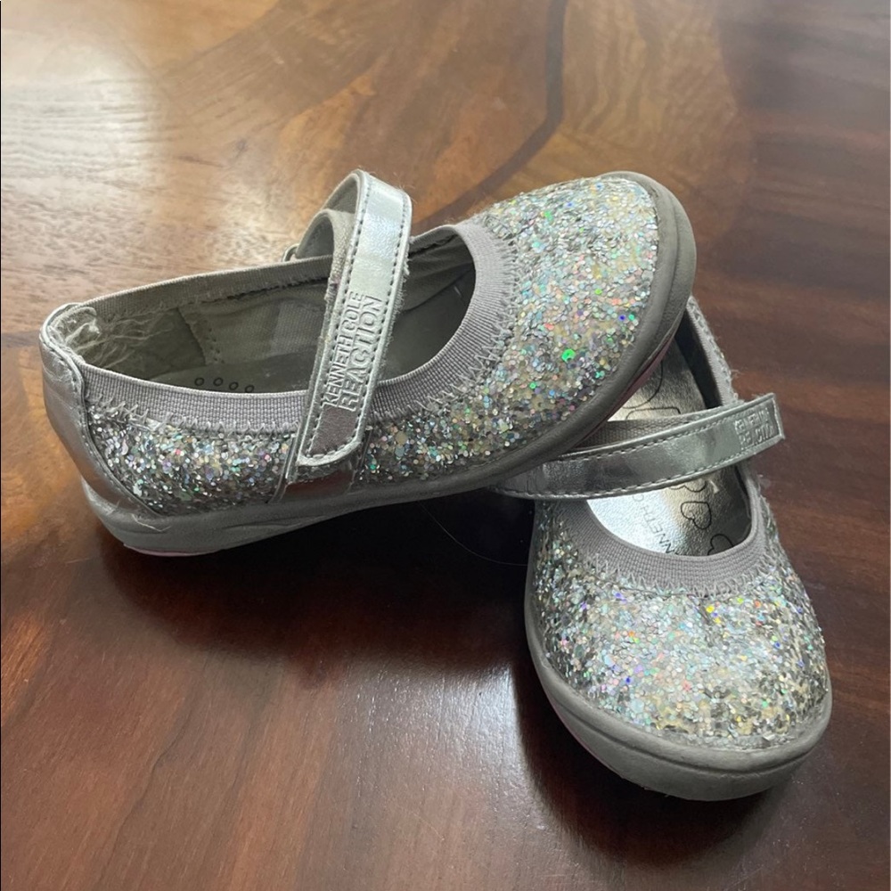 Kenneth Cole Size 6 girls shoes